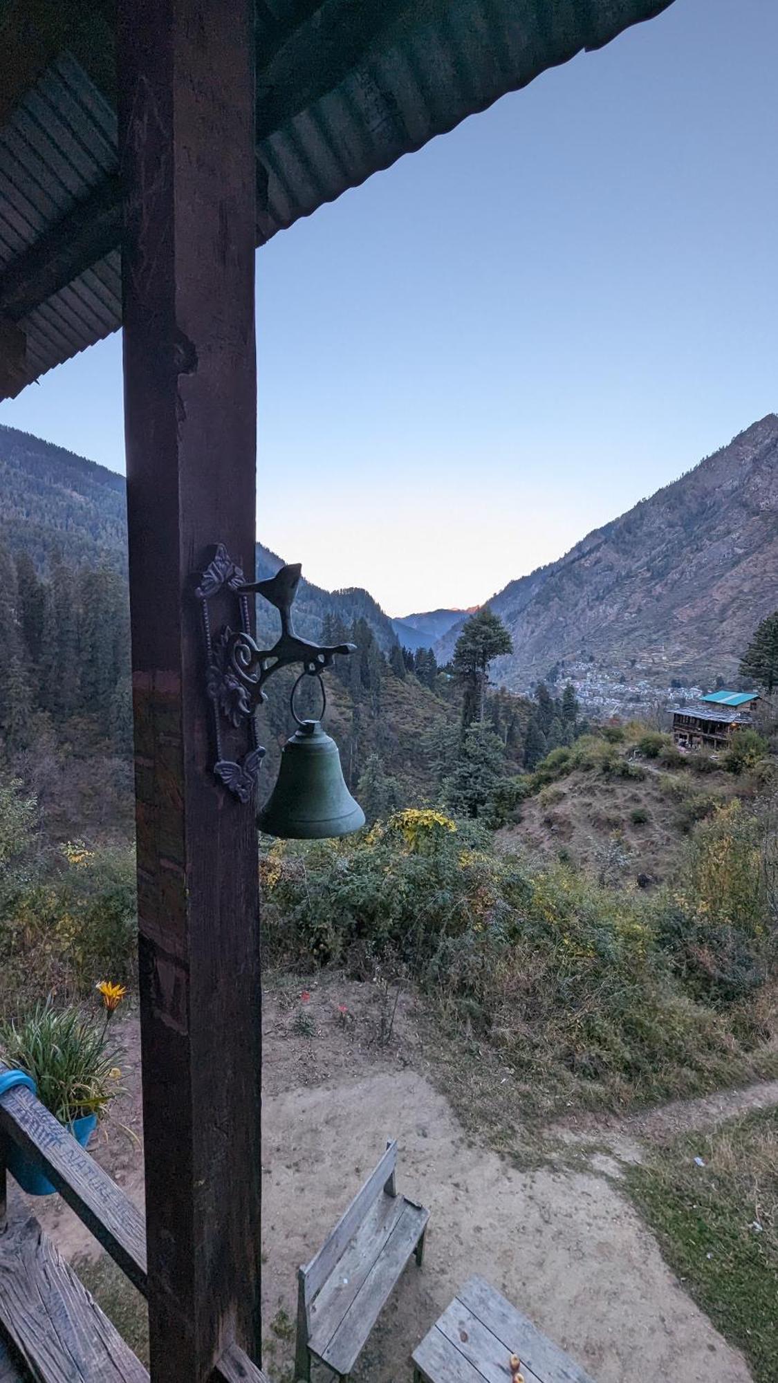 Holy Cow Cafe & Beds Hotel Kalgha Exterior photo